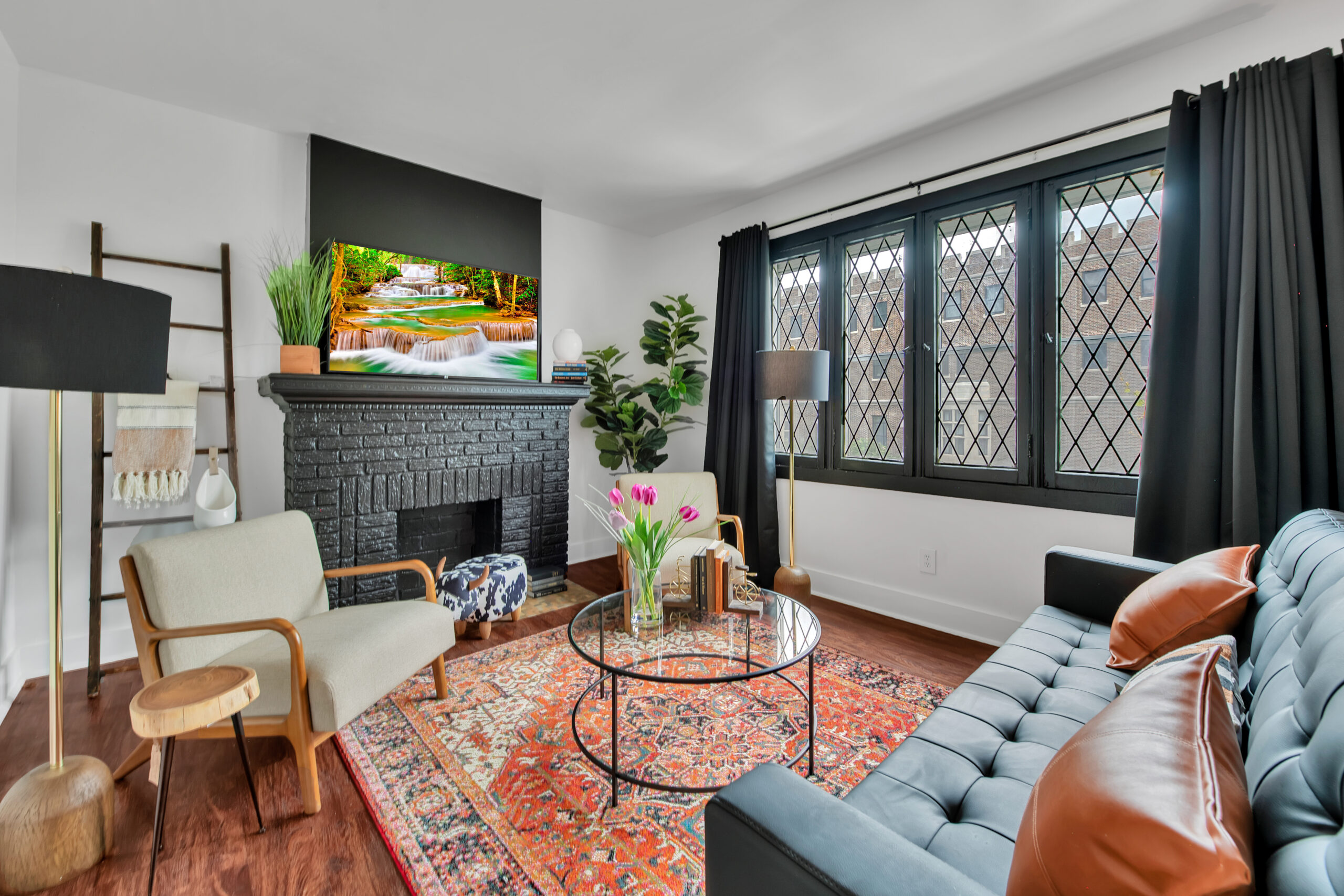 Black & White Luxury Retreat