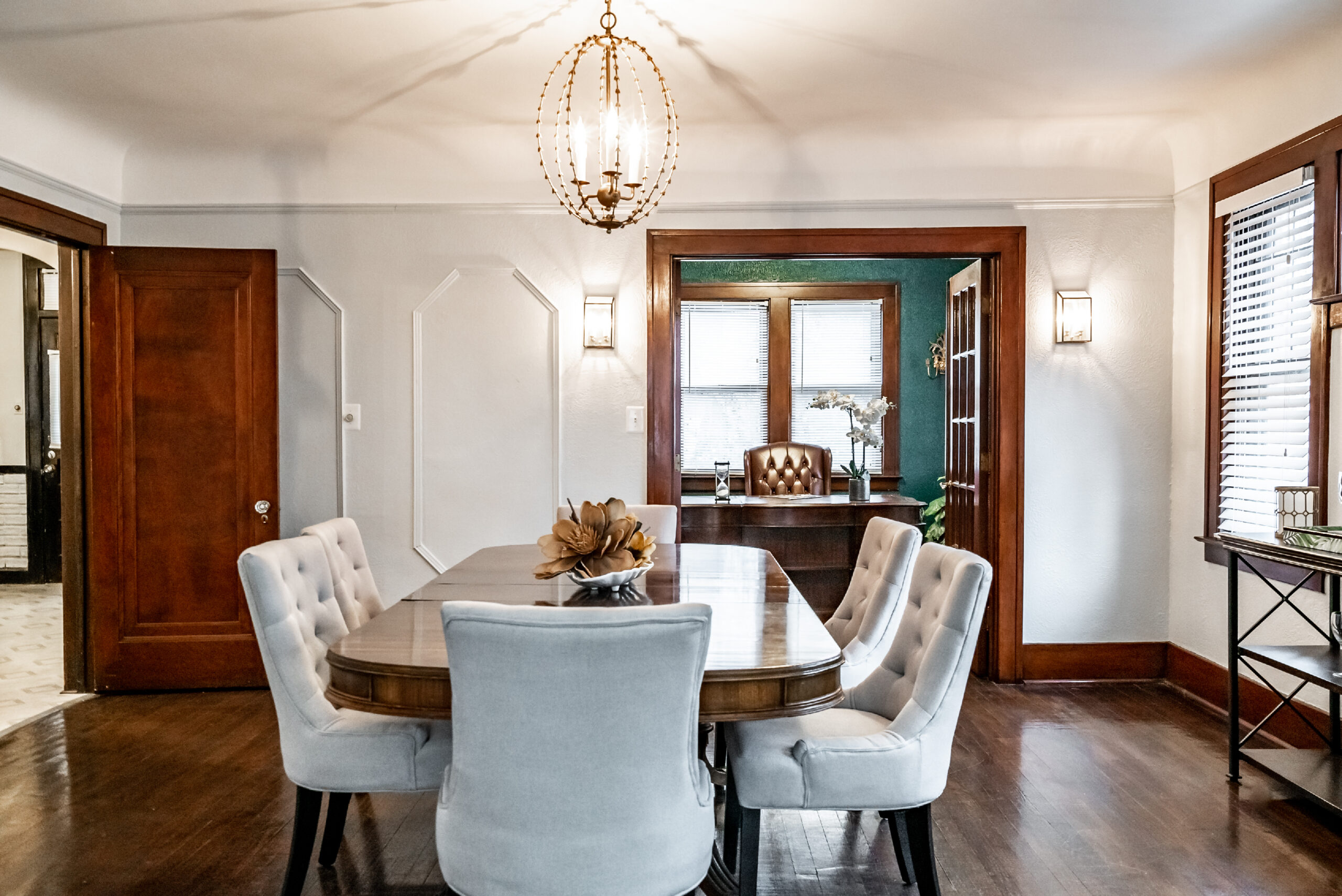 4BR University District Parking, Backyard & Patio