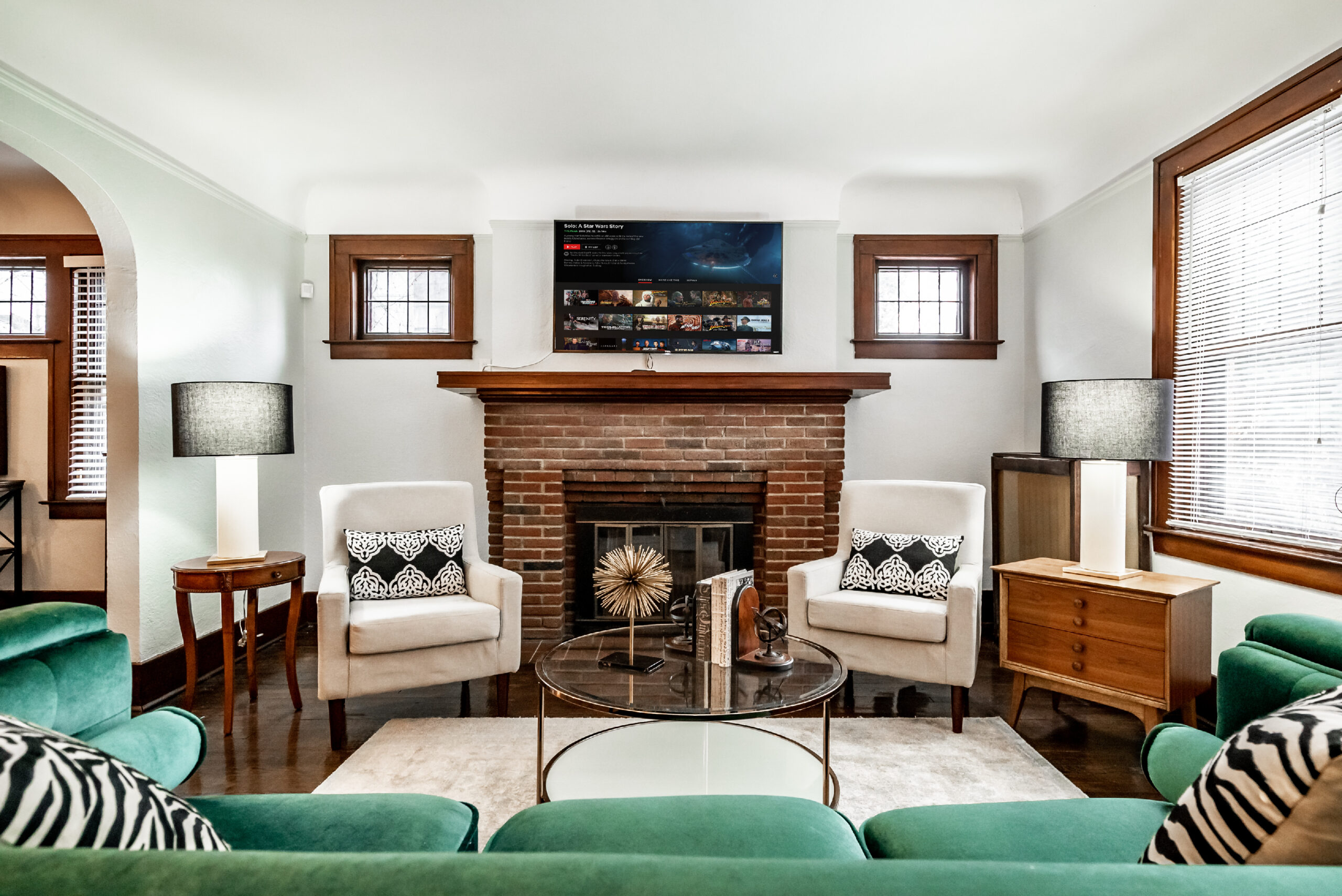 4BR University District Parking, Backyard & Patio