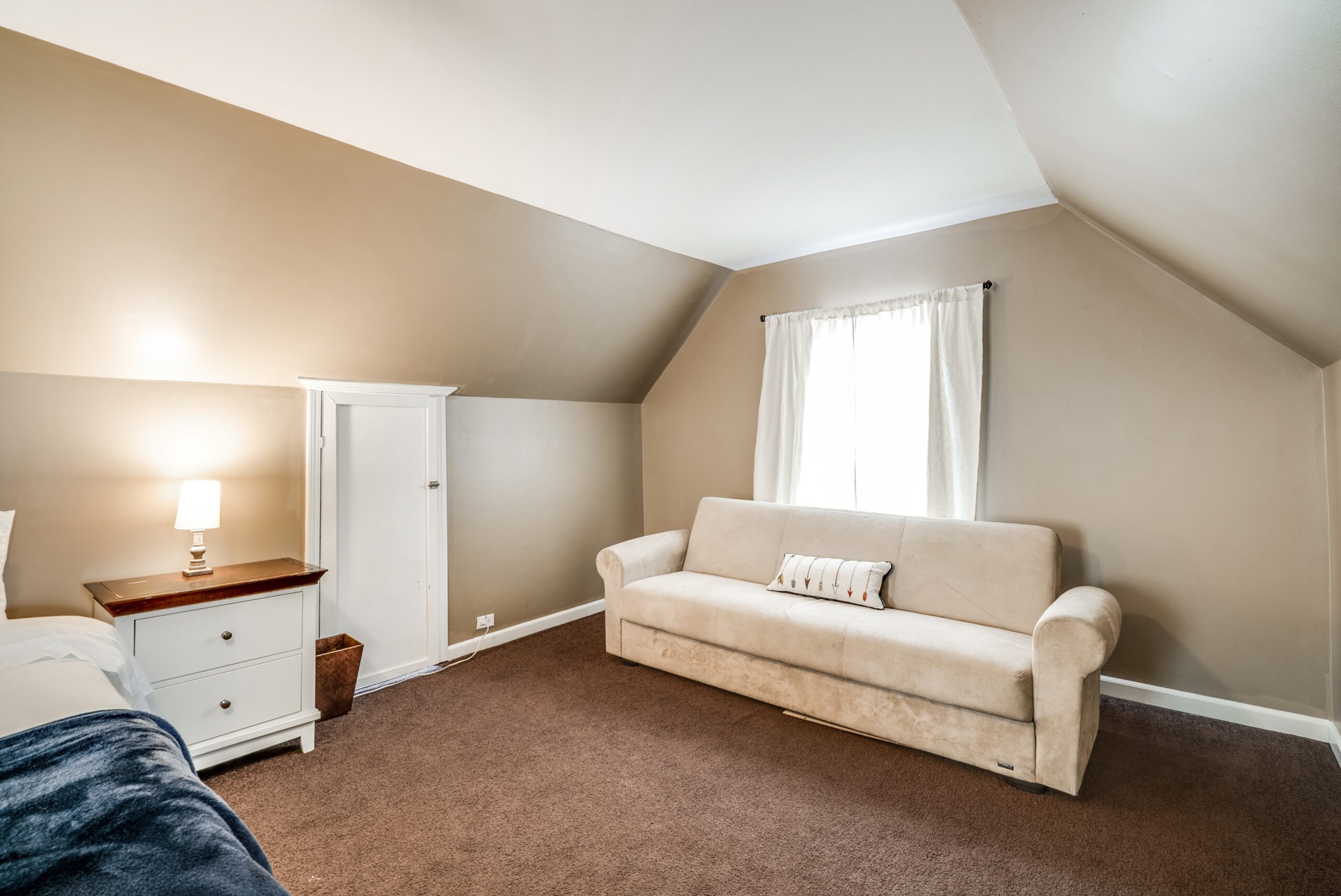 Interiors 27 op