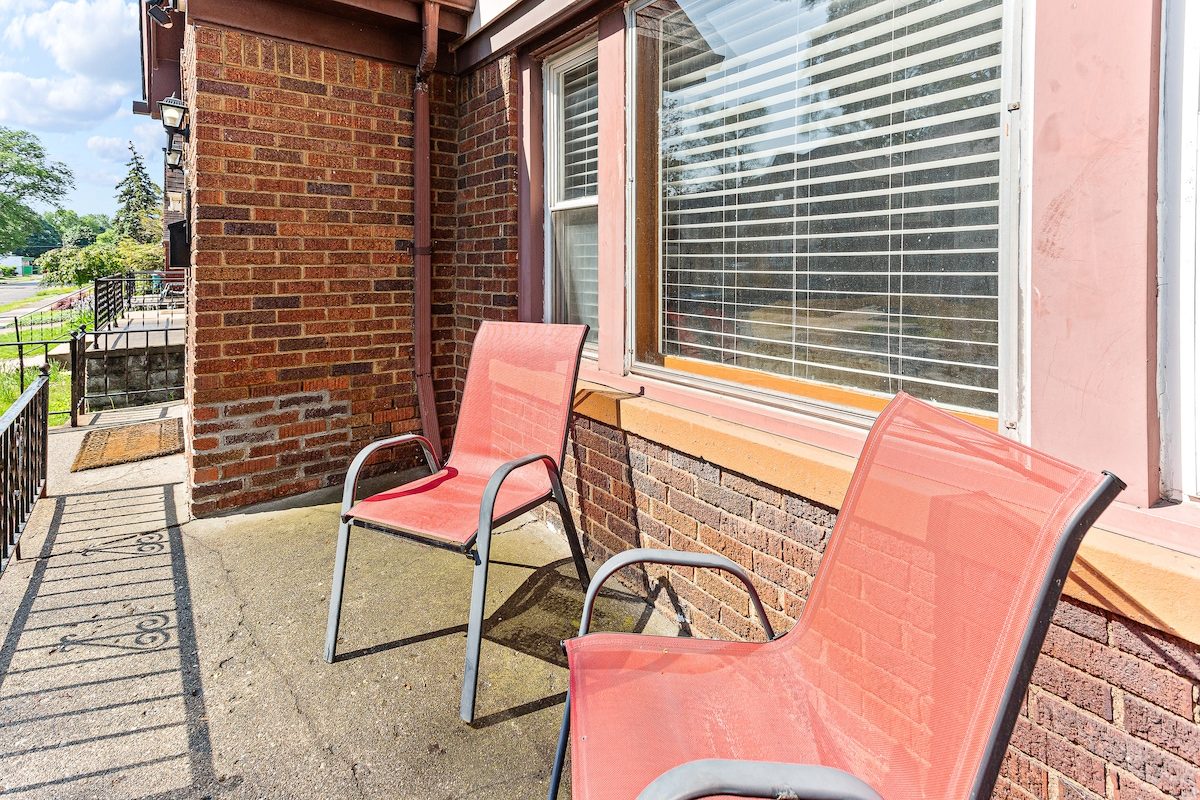 17215 Warrington (Lower) – Cozy 2BR Lower Duplex – photo 24